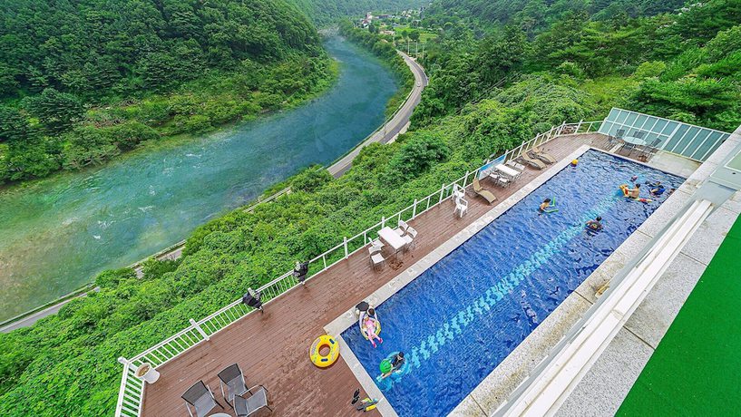 Imagen de la piscina del Pensión Miramonti Pool Villa Pension. Foto 18