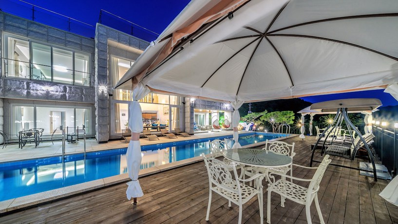 Imagen de la piscina del Pensión Miramonti Pool Villa Pension. Foto 19