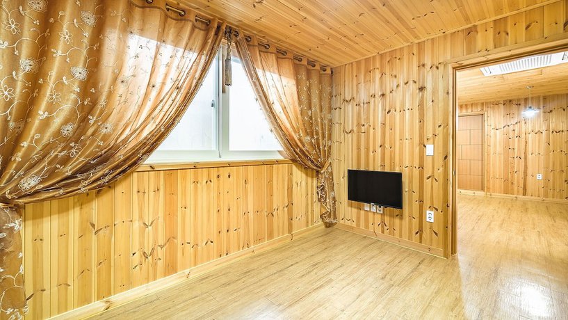 Imagen de la habitación del Pensión Muju Island. Foto 17