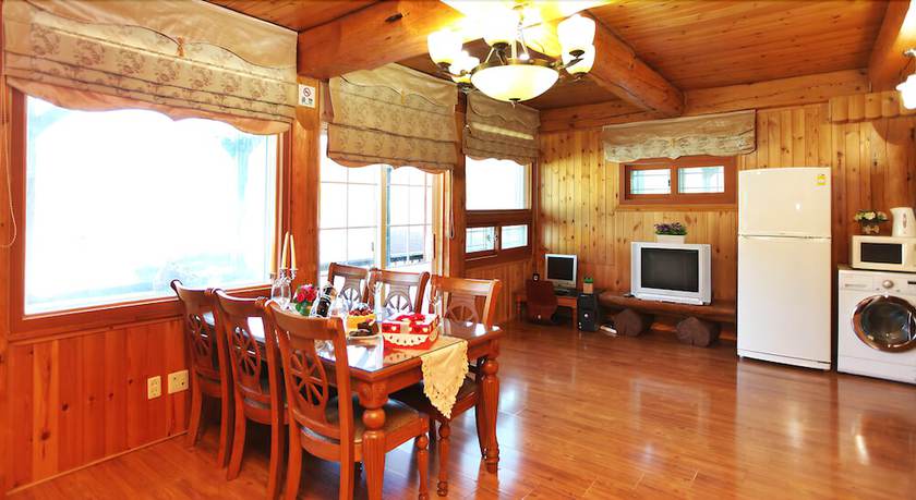 Imagen de la habitación del Pensión Muju Naos. Foto 8