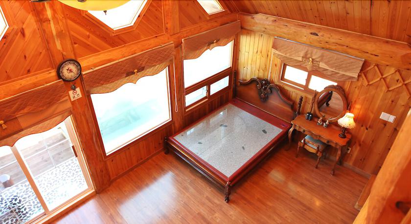 Imagen de la habitación del Pensión Muju Naos. Foto 14