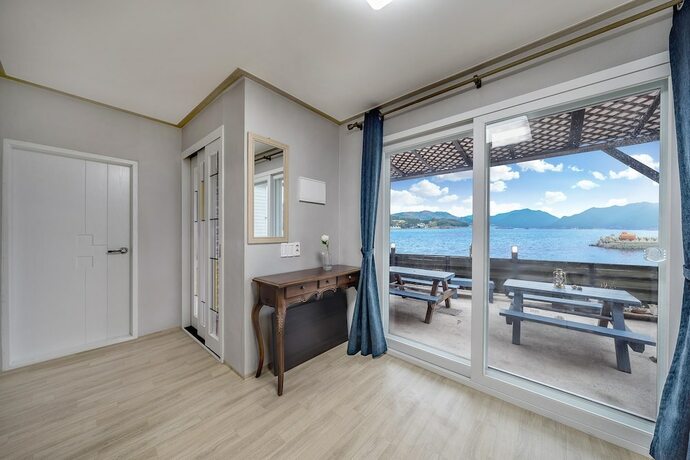 Imagen de la habitación del Pensión Namhae Dalddenuenbada. Foto 17