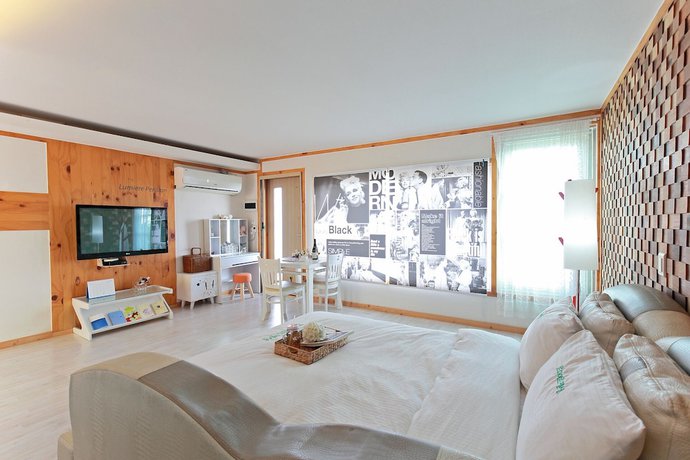 Imagen de la habitación del Pensión Namhae Lumiere. Foto 7