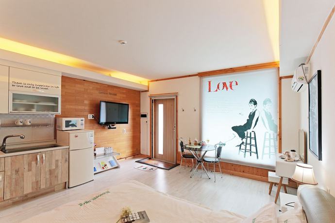 Imagen de la habitación del Pensión Namhae Lumiere. Foto 10