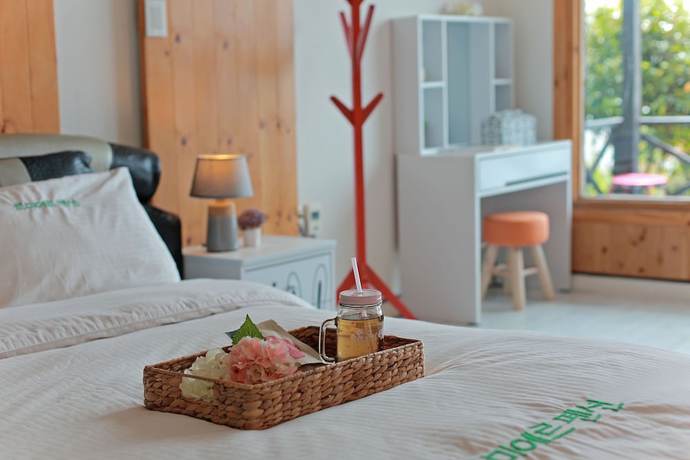 Imagen de la habitación del Pensión Namhae Lumiere. Foto 16