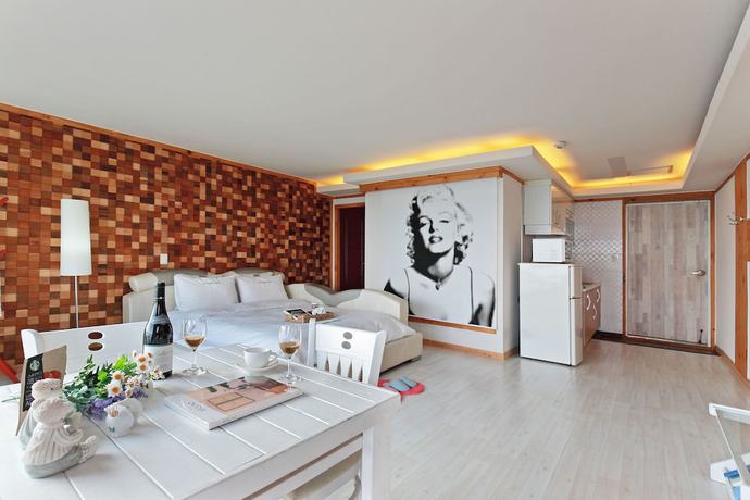 Imagen de la habitación del Pensión Namhae Lumiere. Foto 20