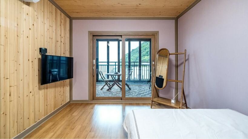 Imagen de la habitación del Pensión Namhae Yanghwa Seaside. Foto 14
