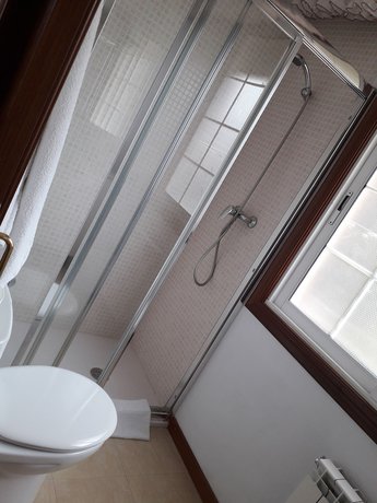 Imagen de la habitación del Pensión Nigr&aacute;n. Foto 14