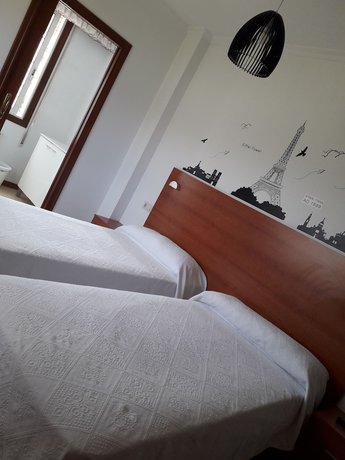 Imagen de la habitación del Pensión Nigr&aacute;n. Foto 19