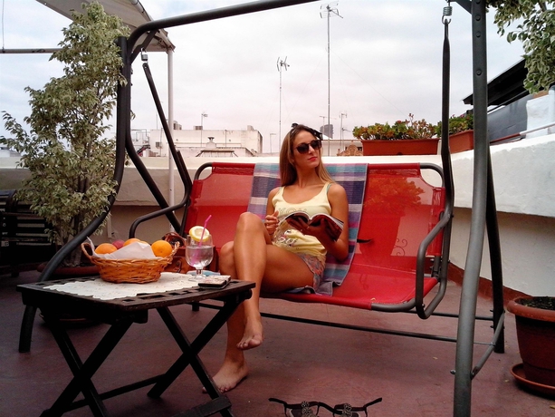 Imagen de los exteriores del Pensión Nuevo Suizo. Foto 8