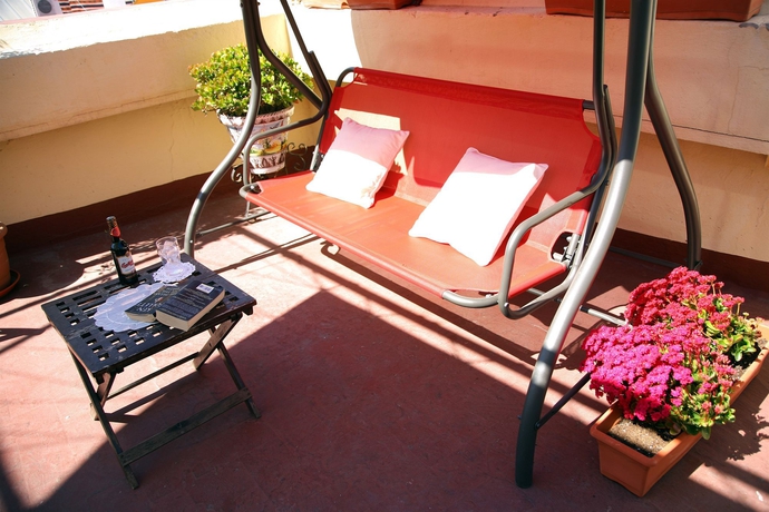 Imagen de los exteriores del Pensión Nuevo Suizo. Foto 9