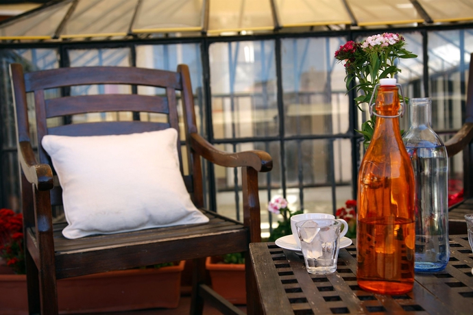 Imagen de los exteriores del Pensión Nuevo Suizo. Foto 10