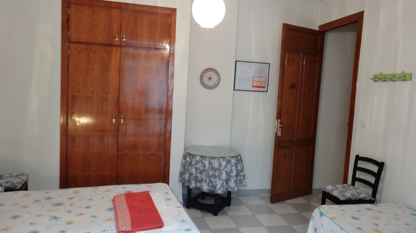 Imagen de la habitación del Pensión Olympia, Granada. Foto 10