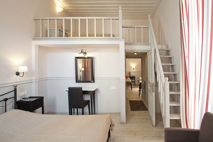 Imagen de la habitación del Pensión Omorfi Poli. Foto 3