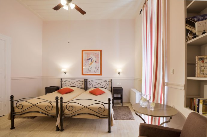 Imagen de la habitación del Pensión Omorfi Poli. Foto 7