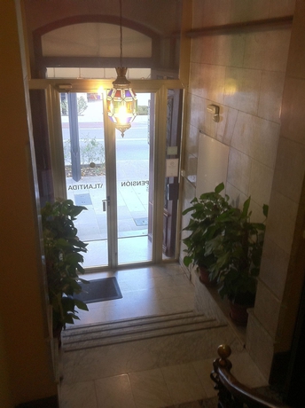 Imagen de los interiores del Pensión Pension Atlantida. Foto 10