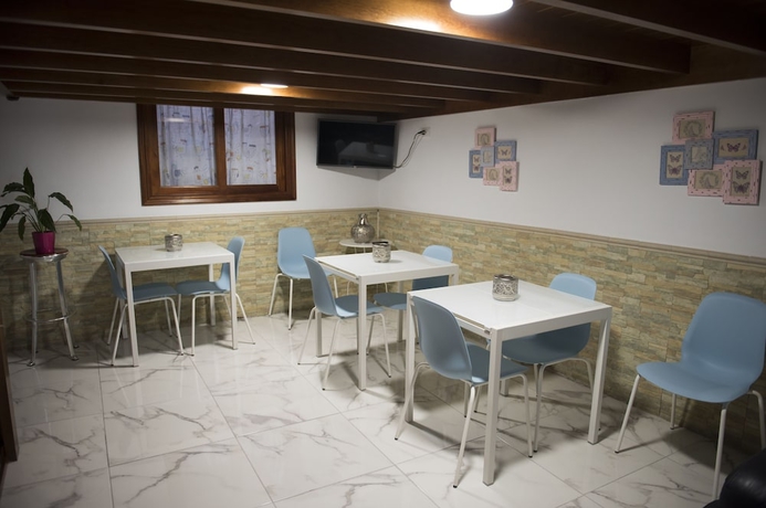 Imagen del bar/restaurante del Pensión Pension Los Geranios. Foto 3