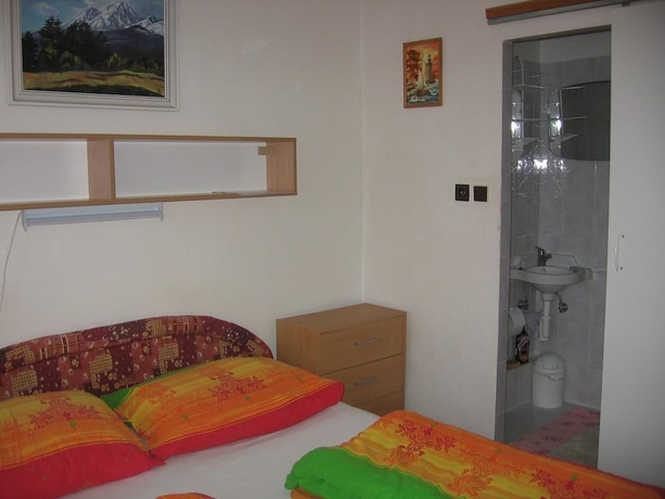 Imagen de la habitación del Pensión Penzi&oacute;n Z&aacute;vada. Foto 13