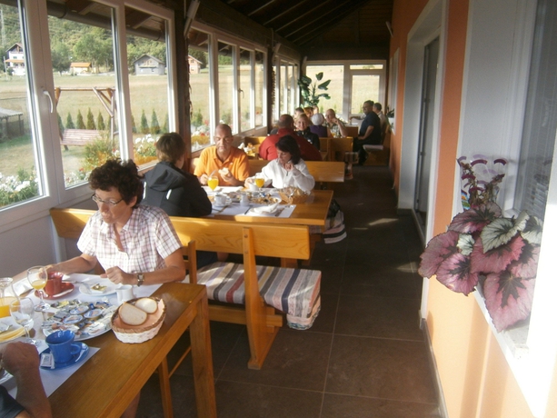 Imagen del bar/restaurante del Pensión Perisic. Foto 5