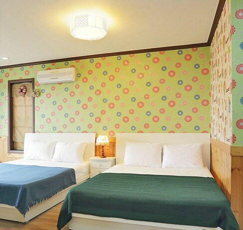 Imagen de la habitación del Pensión Petit Maison. Foto 21