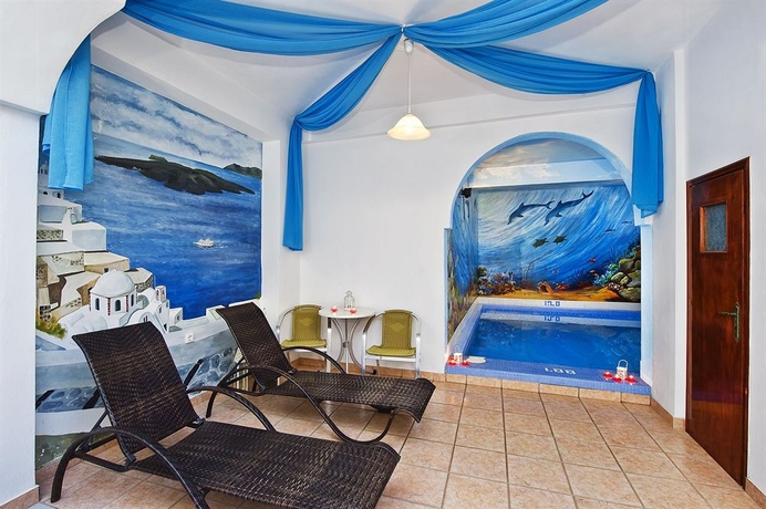 Imagen de la piscina del Pensión Petros Villa. Foto 15