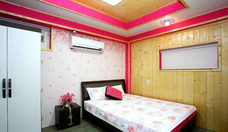 Imagen general del Pensión Pinky Marine. Foto 9