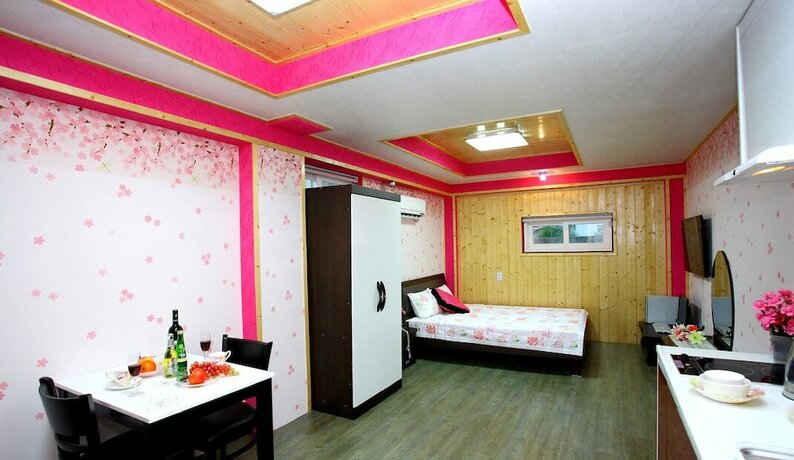 Imagen general del Pensión Pinky Marine. Foto 14