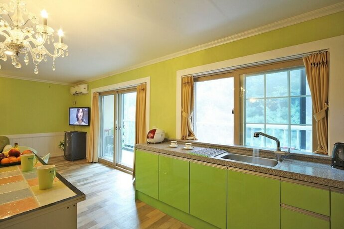 Imagen general del Pensión Pocheon Forest. Foto 7