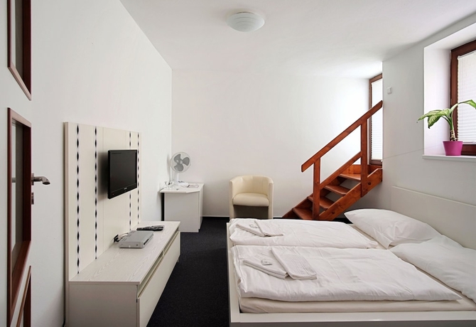 Imagen de la habitación del Pensión Pod Věž&iacute;, Kol&iacute;n. Foto 3