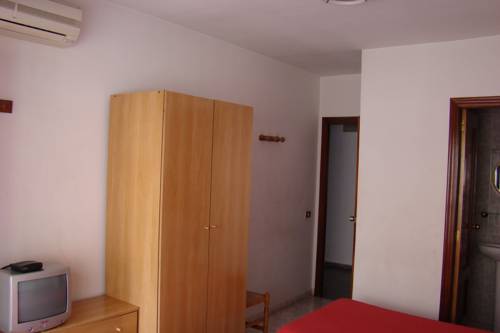 Imagen de la habitación del Pensión Portugal, Alicante. Foto 4