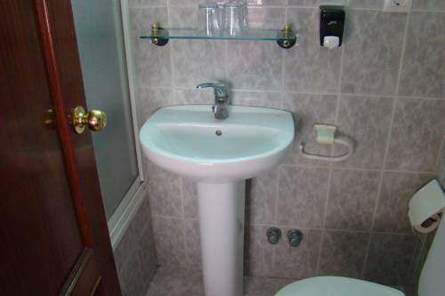 Imagen de la habitación del Pensión Portugal, Alicante. Foto 5