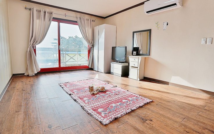 Imagen de la habitación del Pensión Poseidon, Taean. Foto 7