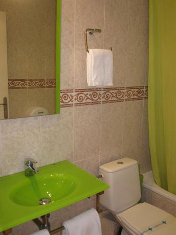 Imagen de la habitación del Pensión ROVIOR Rooms & Caf&eacute;. Foto 2
