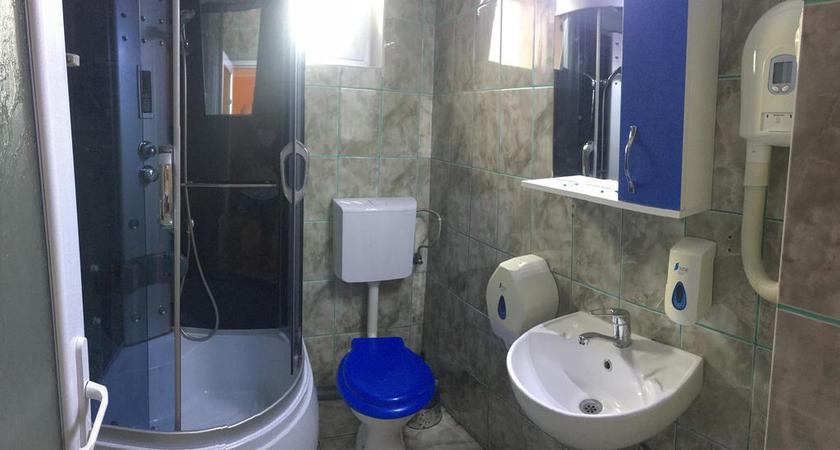 Imagen de los interiores del Pensión Relax, Ramnicu Valcea. Foto 13