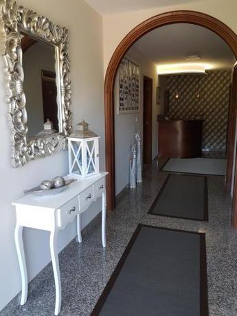 Imagen de los interiores del Pensión Residencia Cecilia. Foto 8