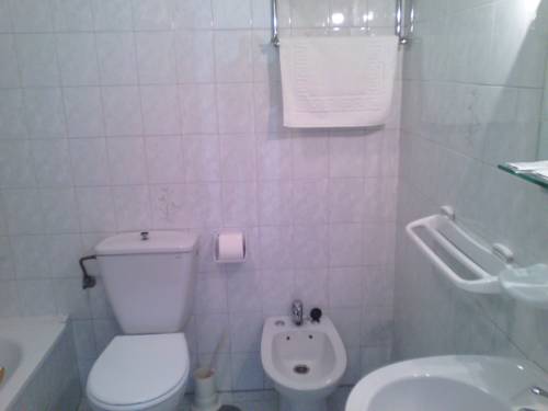 Imagen de la habitación del Pensión Rey, Illa de Arousa. Foto 7