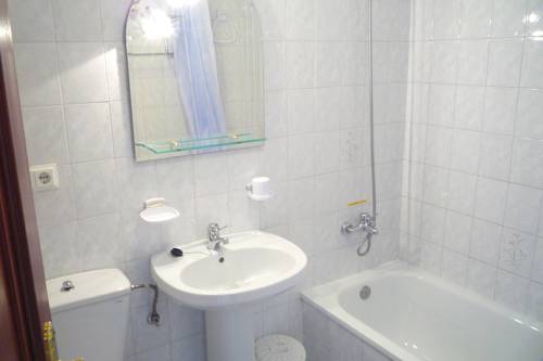 Imagen de la habitación del Pensión Rey, Illa de Arousa. Foto 14
