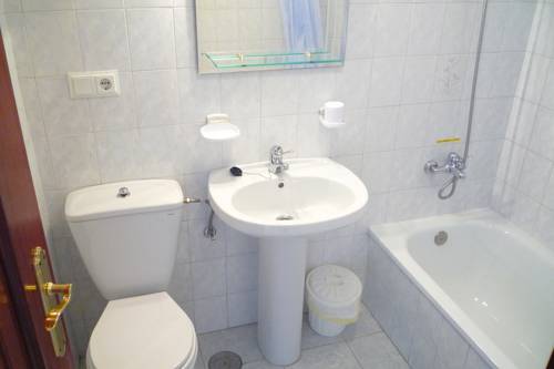 Imagen de la habitación del Pensión Rey, Illa de Arousa. Foto 15