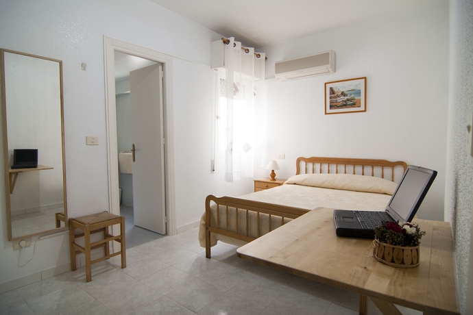 Imagen de la habitación del Pensión Ribera, SANTIAGO DE LA RIBERA. Foto 8