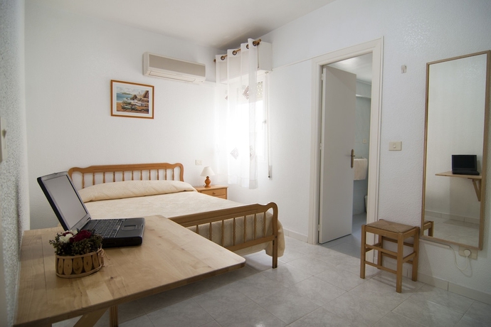 Imagen de la habitación del Pensión Ribera, SANTIAGO DE LA RIBERA. Foto 9