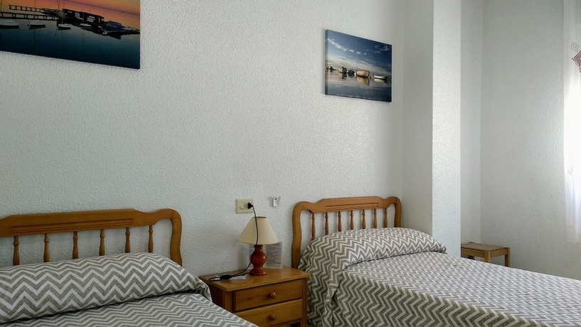 Imagen de la habitación del Pensión Ribera, SANTIAGO DE LA RIBERA. Foto 10