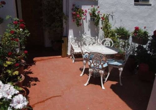 Imagen de los exteriores del Pensión San Joaquín. Foto 9