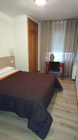 Imagen de la habitación del Pensión Santa Clara, A Coruña. Foto 4