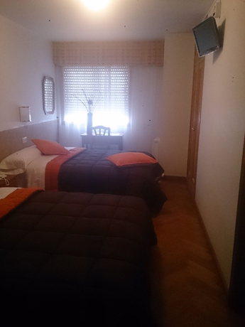 Imagen de la habitación del Pensión Santa Clara, A Coruña. Foto 7