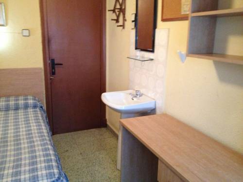 Imagen de la habitación del Pensión Santa Gema. Foto 16