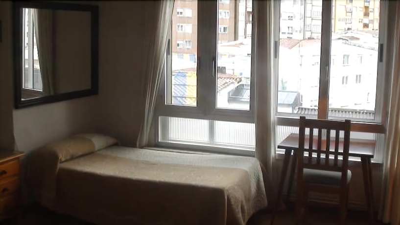 Imagen de la habitación del Pensión Santa Rita, Santiago de Compostela. Foto 8