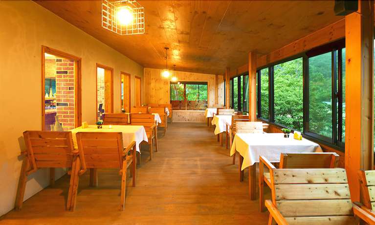 Imagen del bar/restaurante del Pensión Skylake. Foto 3