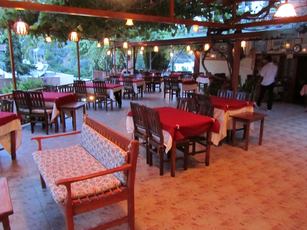 Imagen del bar/restaurante del Pensión St. Nicholas Pension. Foto 3
