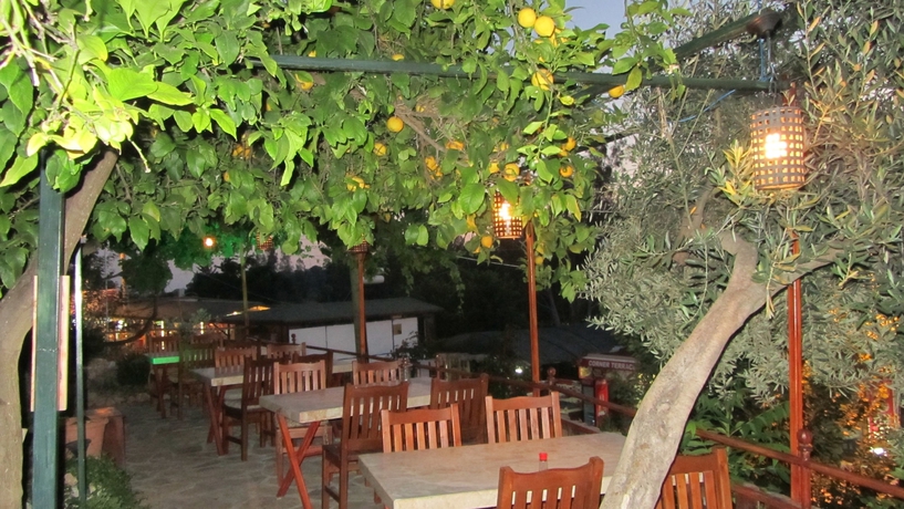 Imagen del bar/restaurante del Pensión St. Nicholas Pension. Foto 4