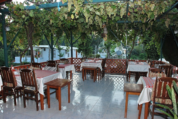 Imagen del bar/restaurante del Pensión St. Nicholas Pension. Foto 5